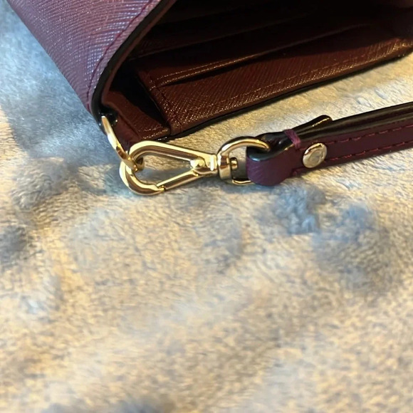 💼 HOST PICK🌸🌸Kate spade iPhone wristlet WLRU2666 Laurel Way deep plum NWT - Picture 7 of 11